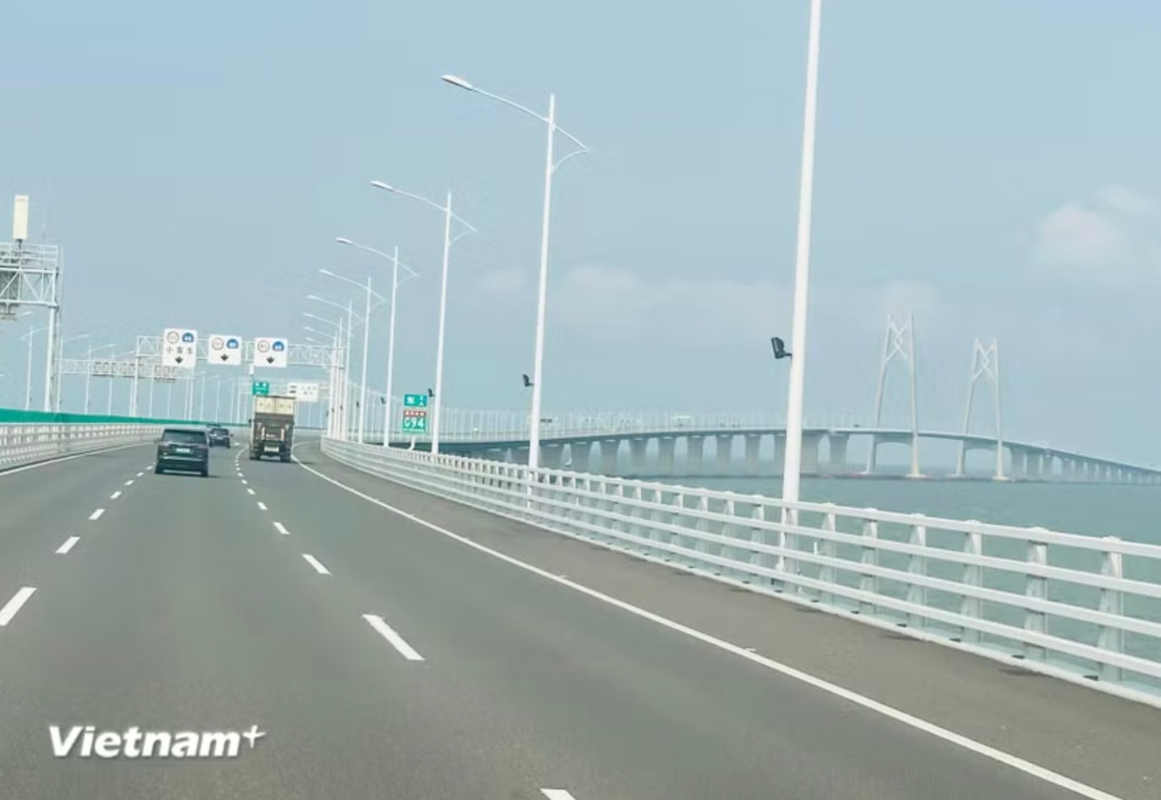 Siêu cầu vượt biển lớn nhất thế giới: Sự kết hợp giữa 3 hợp phần cầu - đảo - hầm, được làm từ 20.000m2 ván tre, nối liền 3 vùng đất- Ảnh 2. Siêu cầu vượt biển lớn nhất thế giới: Sự kết hợp giữa 3 hợp phần cầu - đảo - hầm, được làm từ 20.000m2 ván tre, nối liền 3 vùng đất- Ảnh 2.