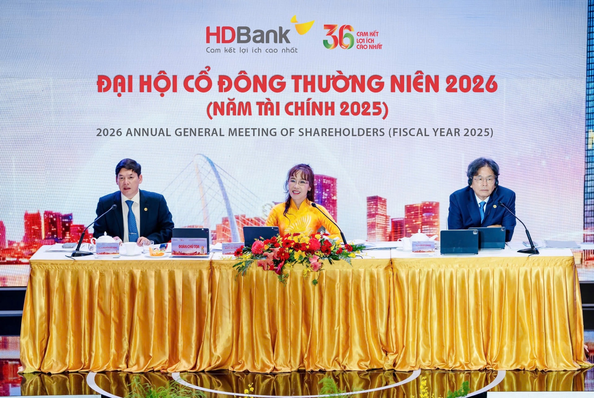 Cổ đông lo ngại về mục tiêu tăng trưởng tín dụng 35%, lãnh đạo HDBank nói gì? - Ảnh 1.