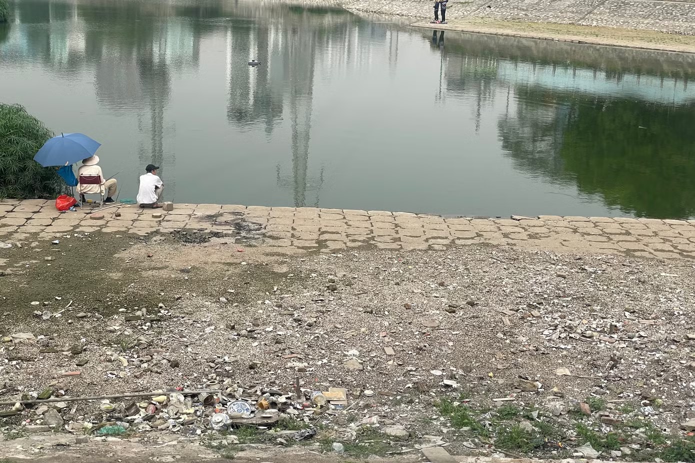 Hồ Hạ Đình ở Hà Nội bị 'bức tử' - Ảnh 19.