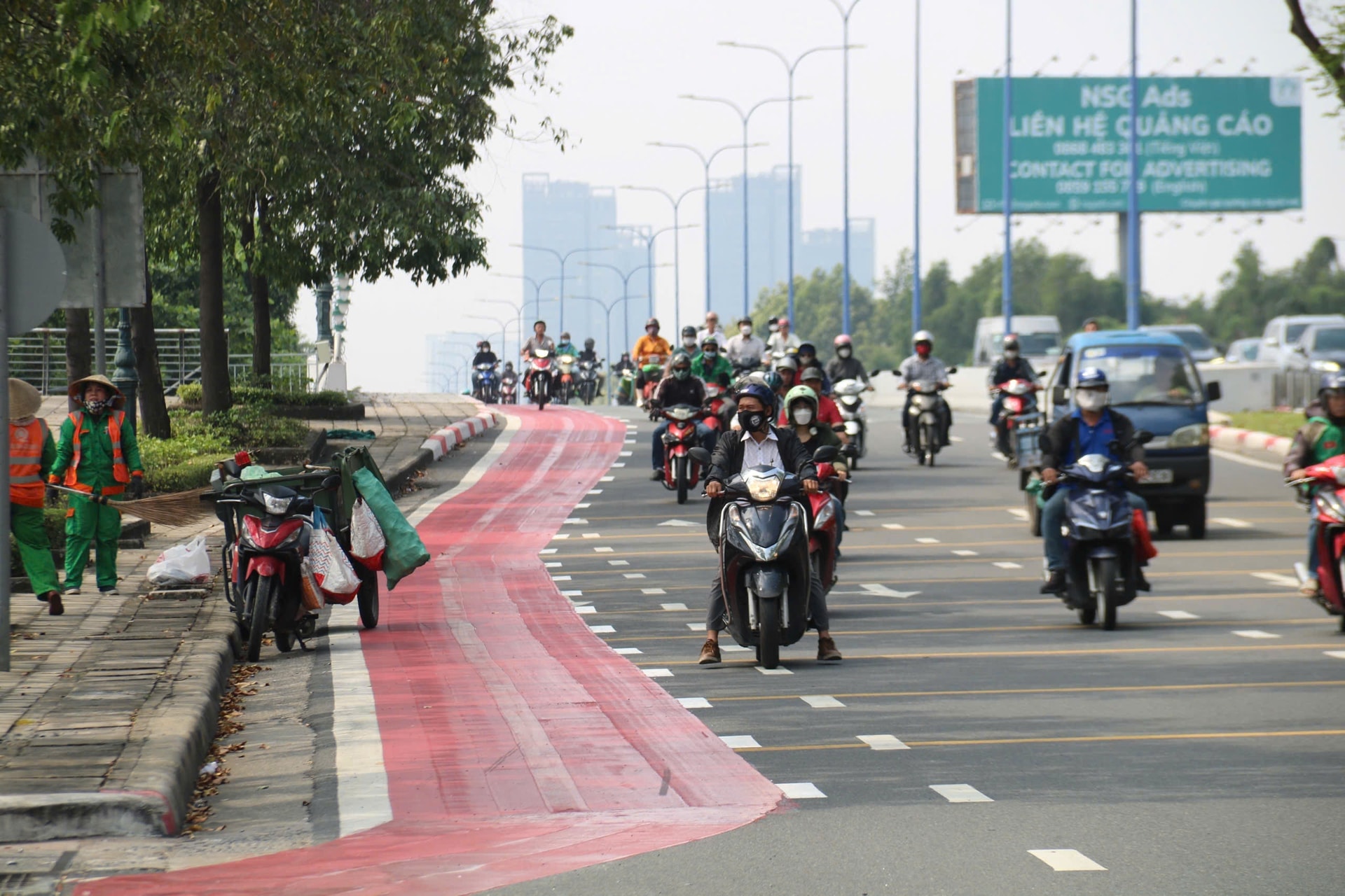 Từ nay, người đi xe máy quá chậm cũng có thể bị phạt đến 1.000.000 đồng