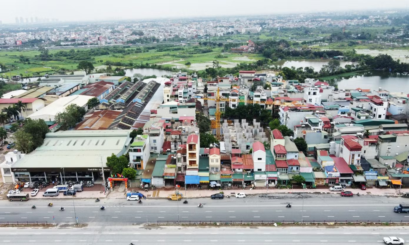 Tái diễn cảnh xếp hàng nộp hồ sơ mua NƠXH tại Hà Nội - Ảnh 2.