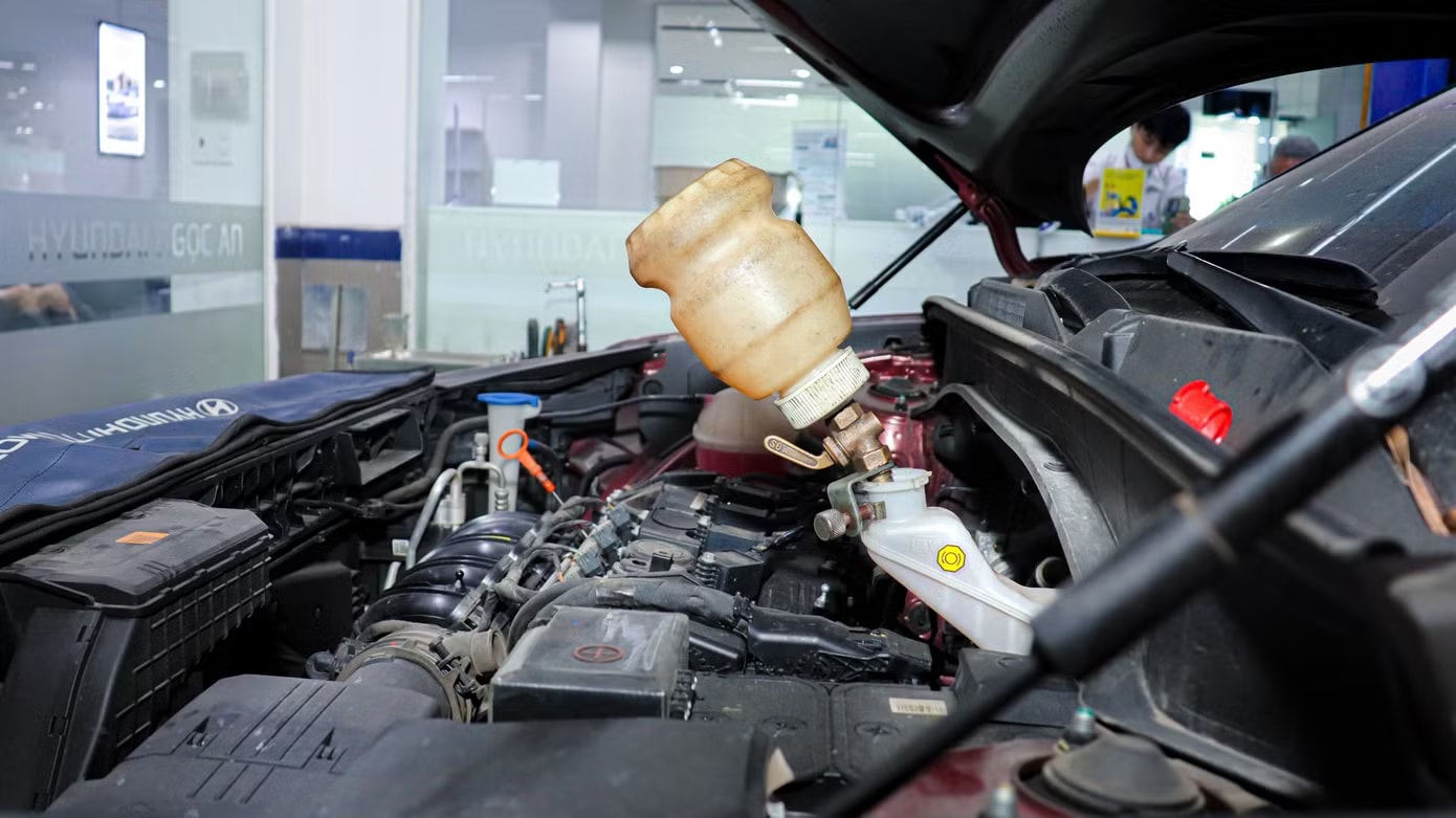 Những bộ phận trên ô tô cần kiểm tra trước khi đi xa dịp lễ - Ảnh 2.