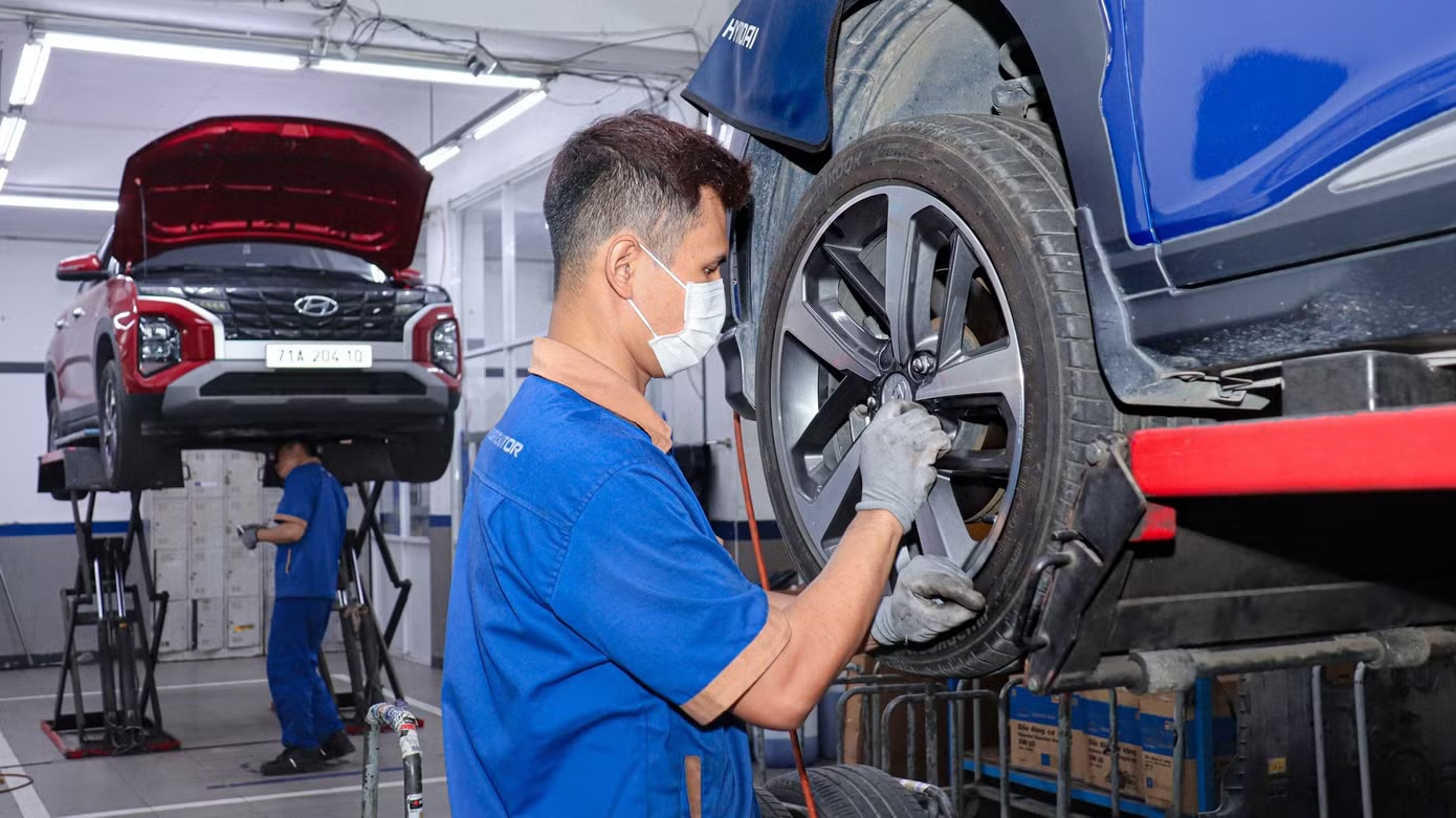 Những bộ phận trên ô tô cần kiểm tra trước khi đi xa dịp lễ - Ảnh 1.