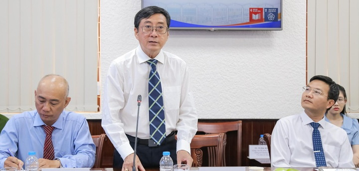 cu-nhan-toan-1.png