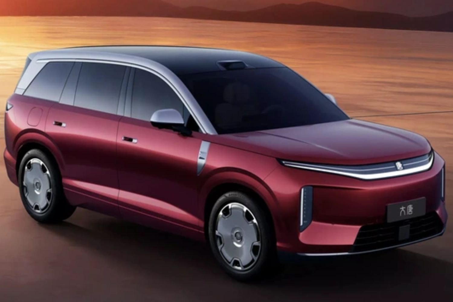 Thu về hơn 30.000 đơn đặt hàng chỉ sau một ngày mở bán, mẫu xe gầm cao đắt giá nhất của BYD đang định nghĩa lại tiêu chuẩn phân khúc