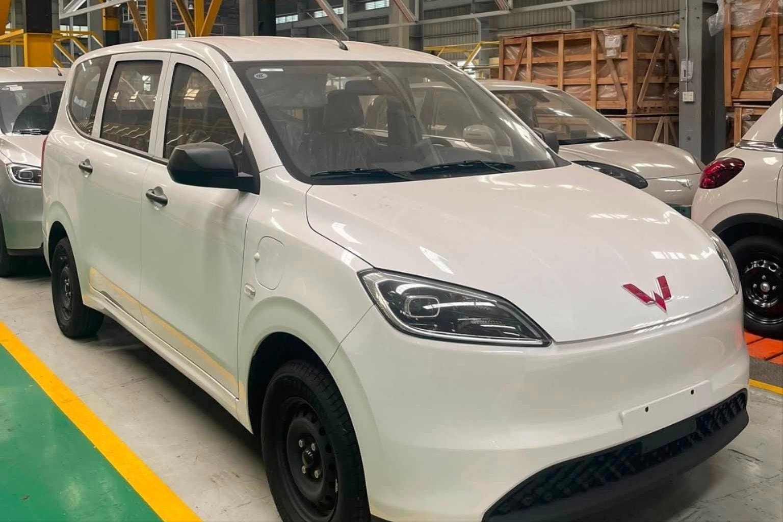 MPV 7 chỗ giá 'mềm' chuẩn bị về Việt Nam: Chạy 100 km chỉ tốn 1,1 lít xăng, đại lý đã rục rịch giữ suất sớm