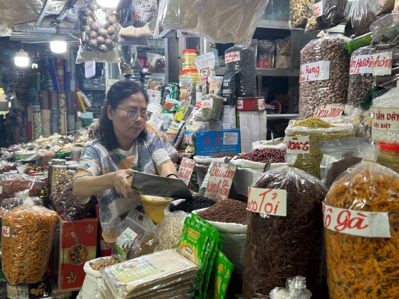 Miễn thuế hộ kinh doanh: Vấn đề không chỉ ở ngưỡng 500 triệu hay 1 tỷ đồng? - Ảnh 1.