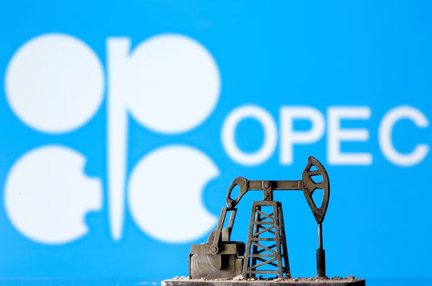 (Ảnh: Reuters) Các Tiểu vương quốc Ả-rập Thống nhất bất ngờ rút khỏi OPEC - Ảnh 1.