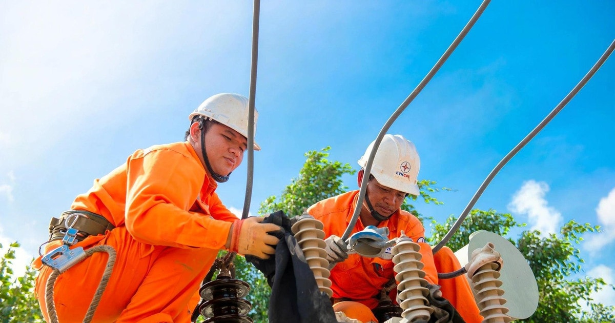 Giờ cao điểm tối: Nhóm khách nào có thể phải trả tiền điện gấp 3 lần?