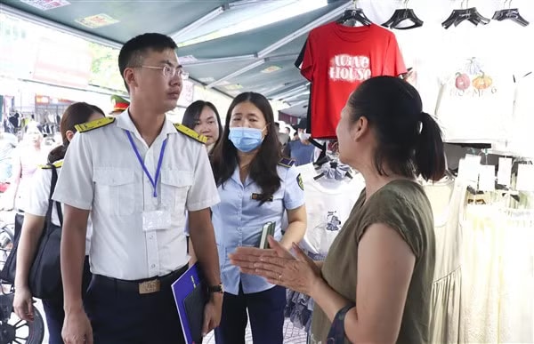 Tin quan trọng về miễn thuế cho hộ kinh doanh doanh thu dưới 1 tỷ đồng/năm - Ảnh 1.