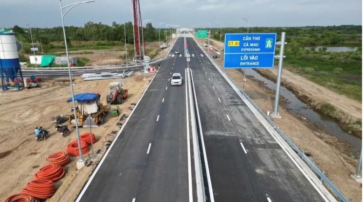 Chỉ vài giờ nữa, Việt Nam chính thức thông xe trở lại tuyến cao tốc hơn 17.000 tỷ đóng vai trò huyết mạch ở 'cửa ngõ' miền Tây- Ảnh 1. Chỉ vài giờ nữa, Việt Nam chính thức thông xe trở lại tuyến cao tốc hơn 17.000 tỷ đóng vai trò huyết mạch ở 'cửa ngõ' miền Tây- Ảnh 1.