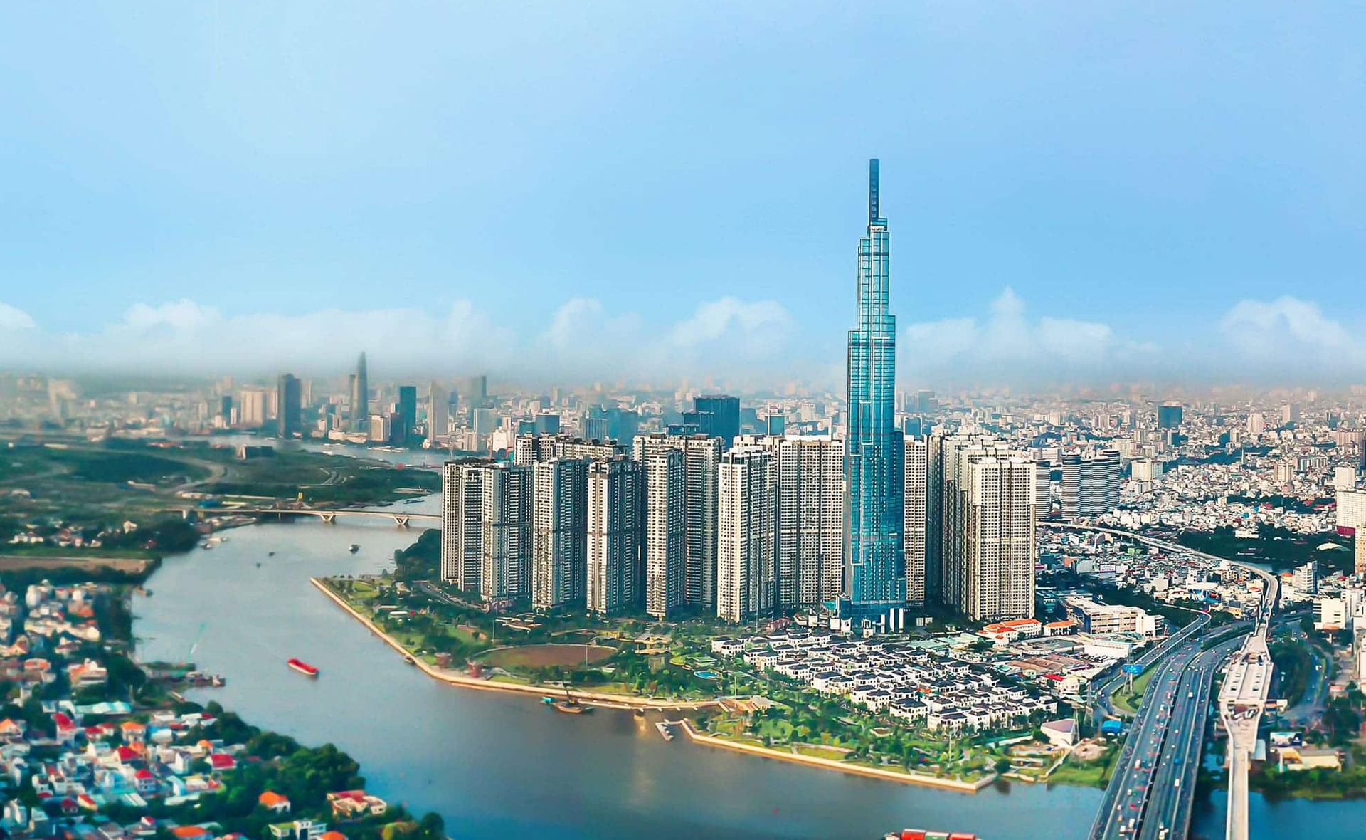 Vì sao FDI vào Việt Nam tăng tốc giữa 'cơn gió ngược' toàn cầu?