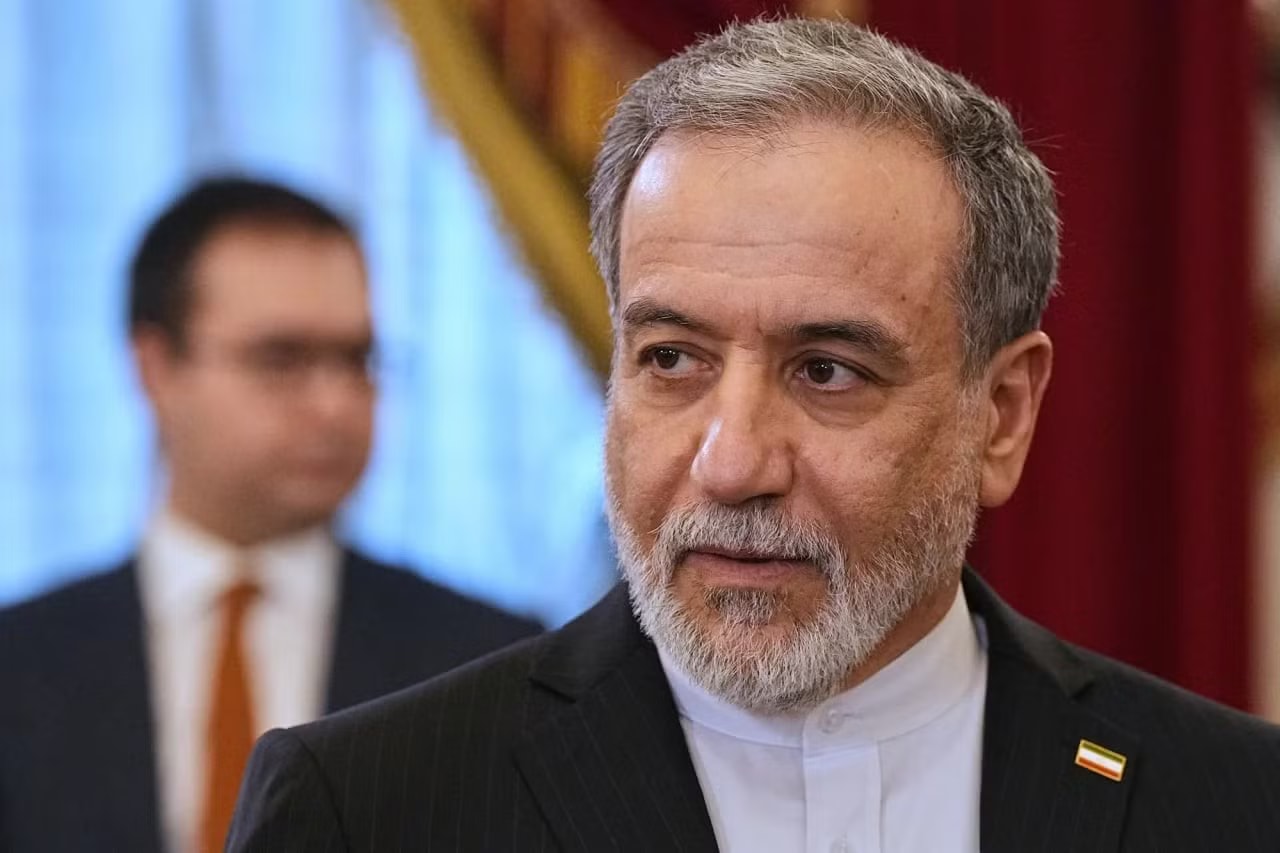 Ngoại trưởng Iran Abbas Araghchi. Iran dự kiến trình một đề xuất hòa bình sửa đổi - Ảnh 1.