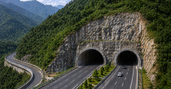 Việt Nam xây dựng hầm xuyên núi chưa từng có trong lịch sử tại nơi được mệnh danh là ‘Thuỵ Sĩ của đất nước’, rút ngắn thời gian di chuyển từ 2 giờ còn 10 phút
