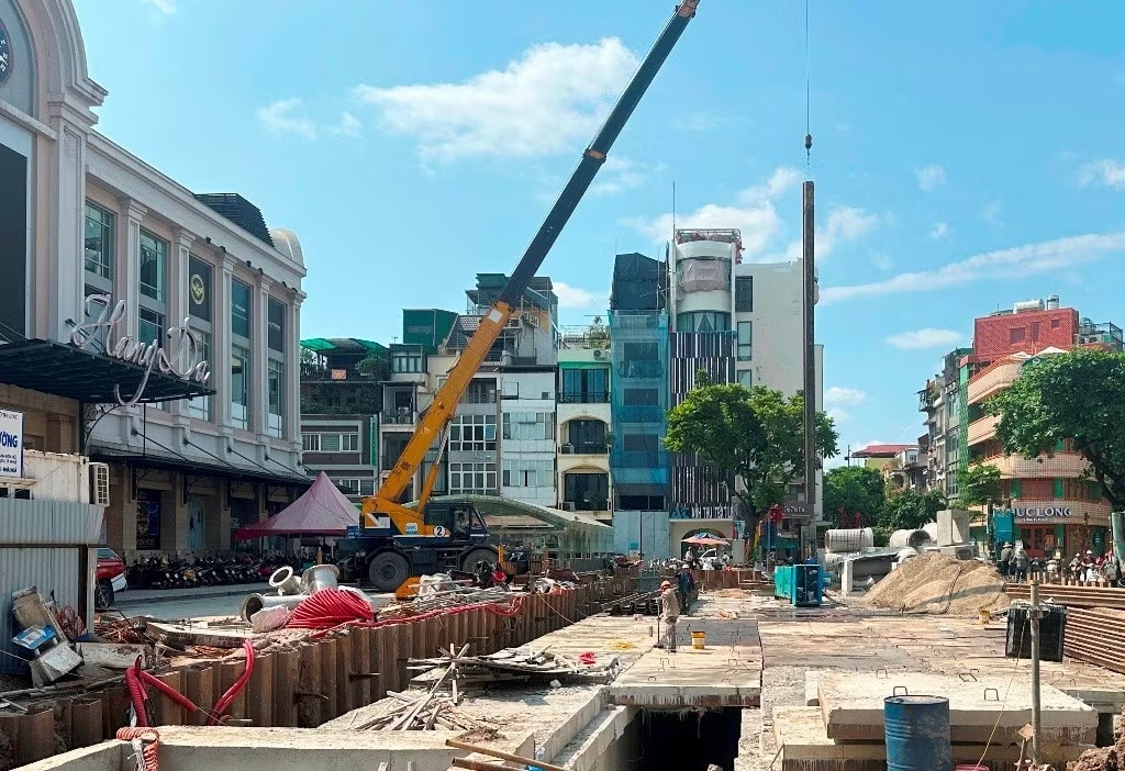Chính thức hoàn thành bể ngầm lớn nhất Thủ đô, điểm ngập khét tiếng sắp bị 'xóa sổ'- Ảnh 1. Chính thức hoàn thành bể ngầm lớn nhất Thủ đô, điểm ngập khét tiếng sắp bị 'xóa sổ'- Ảnh 1.