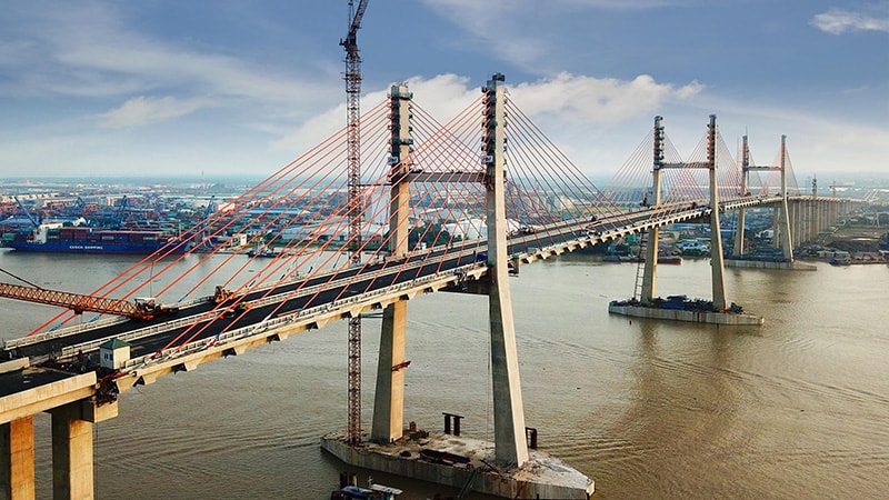 Trên tuyến cao tốc đắt nhất Việt Nam là cây cầu dây văng lọt TOP nhiều nhịp nhất thế giới: Riêng cáp đã nặng hơn 800 tấn, chịu được động đất cấp 8- Ảnh 2. Trên tuyến cao tốc đắt nhất Việt Nam là cây cầu dây văng lọt TOP nhiều nhịp nhất thế giới: Riêng cáp đã nặng hơn 800 tấn, chịu được động đất cấp 8- Ảnh 2.