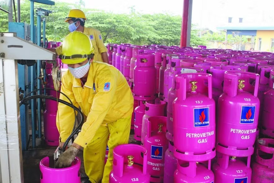 Giá gas vượt 650.000 đồng/bình 12kg - Ảnh 1.