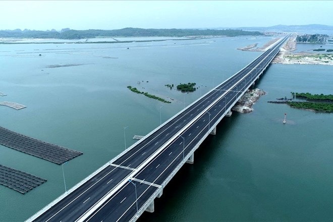 Trên tuyến cao tốc đắt nhất Việt Nam là cây cầu dây văng lọt TOP nhiều nhịp nhất thế giới: Riêng cáp đã nặng hơn 800 tấn, chịu được động đất cấp 8- Ảnh 1. Trên tuyến cao tốc đắt nhất Việt Nam là cây cầu dây văng lọt TOP nhiều nhịp nhất thế giới: Riêng cáp đã nặng hơn 800 tấn, chịu được động đất cấp 8- Ảnh 1.