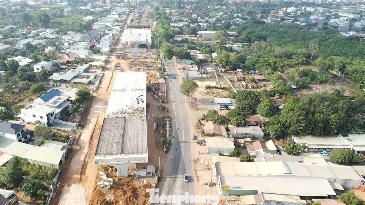 Từ điểm nối cao tốc Biên Hoà - Vũng Tàu, tuyến đường về Vũng Tàu đạt khoảng 70% tiến độ. Dự án đường 14.000 tỷ nối với cao tốc Biên Hoà - Vũng Tàu - Ảnh 3.