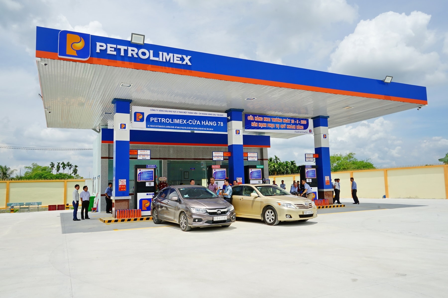 Giá xăng dầu tăng cao, Petrolimex (PLX) lãi lớn nghìn tỷ