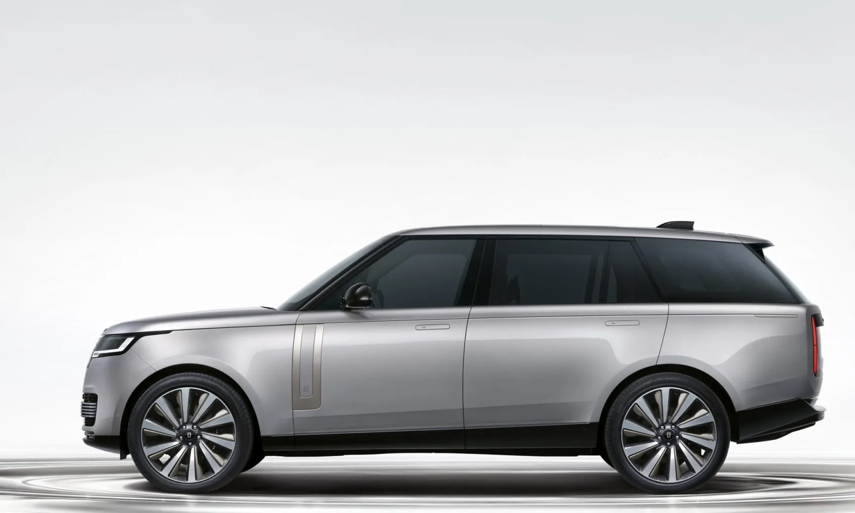 Range Rover SV Ultra 2