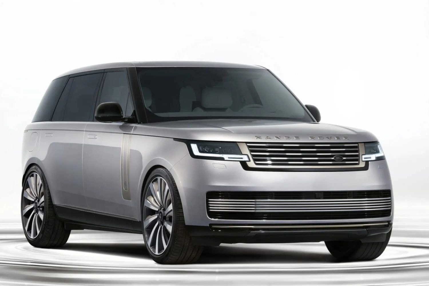 Giải mã Range Rover SV Ultra: Siêu SUV trang bị rạp hát và ghế massage