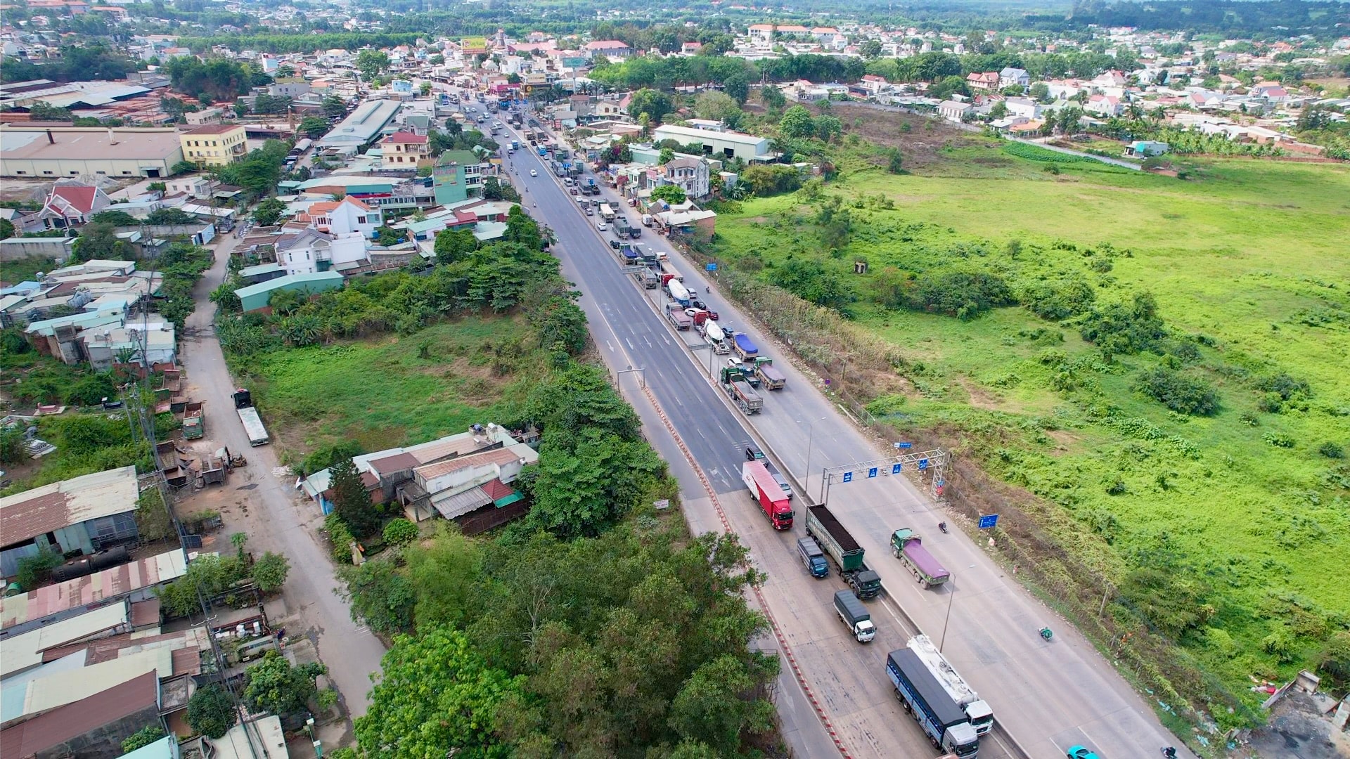 TP trực thuộc Trung ương trẻ nhất Việt Nam chi gần 1.000 tỷ sửa chữa 4 tuyến quốc lộ huyết mạch- Ảnh 1.