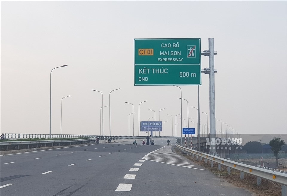 Cao tốc Cao Bồ - Mai Sơn. Nguồn ảnh: Báo Lao Động Cao tốc Cao Bồ - Mai Sơn. Nguồn ảnh: Báo Lao Động