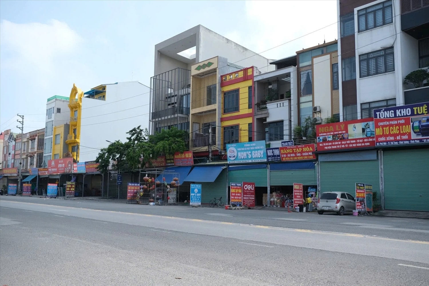 ‘Đất vàng’ hóa ‘đất hoang’: Giá thuê mặt bằng lao dốc mạnh 37% tại các quận lõi