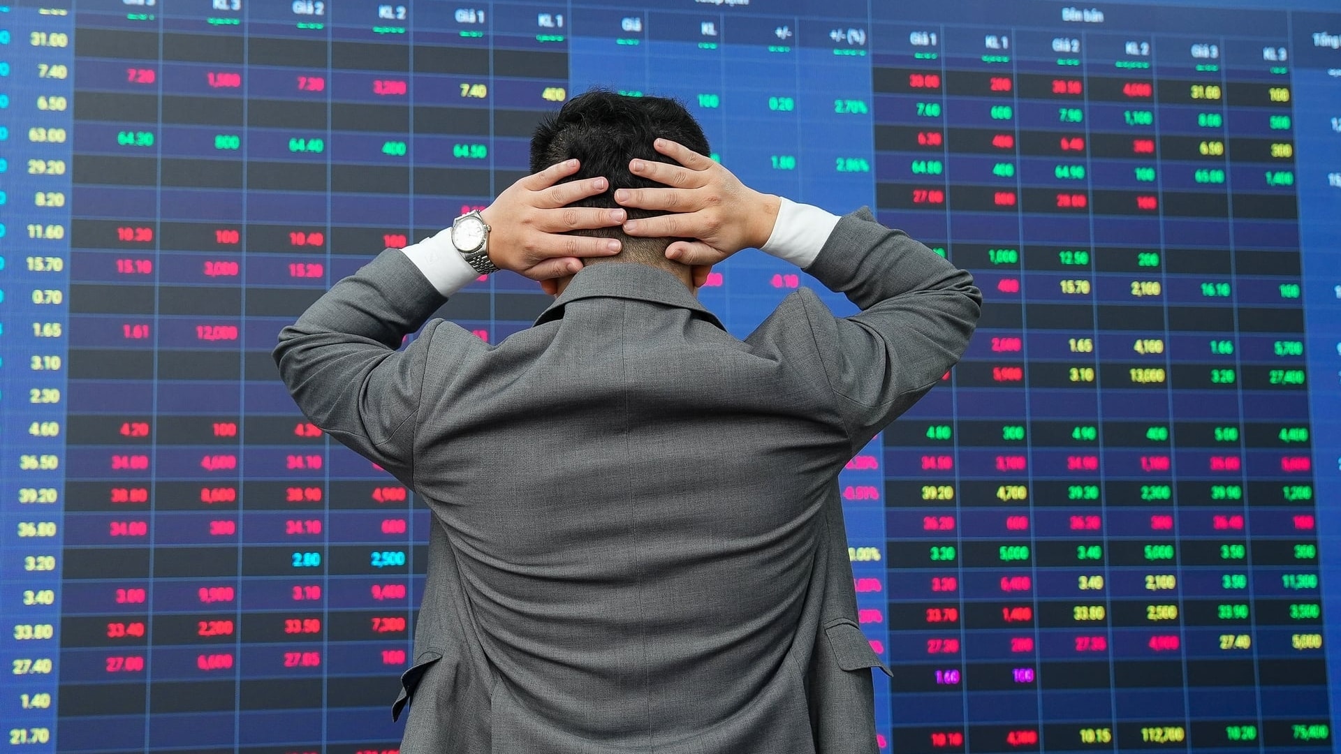 VN-Index tăng hơn 10%: Vì sao tài khoản nhà đầu tư vẫn chưa ‘xanh’ tương xứng?