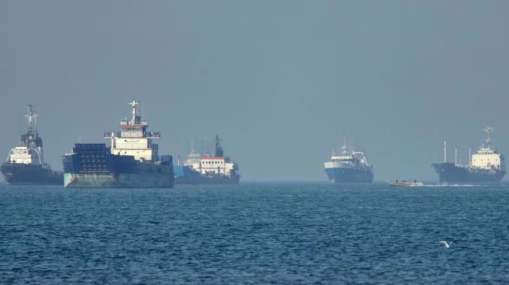 Iran tuyên bố sẵn sàng hỗ trợ các tàu thương mại qua eo biển Hormuz - Ảnh 1.