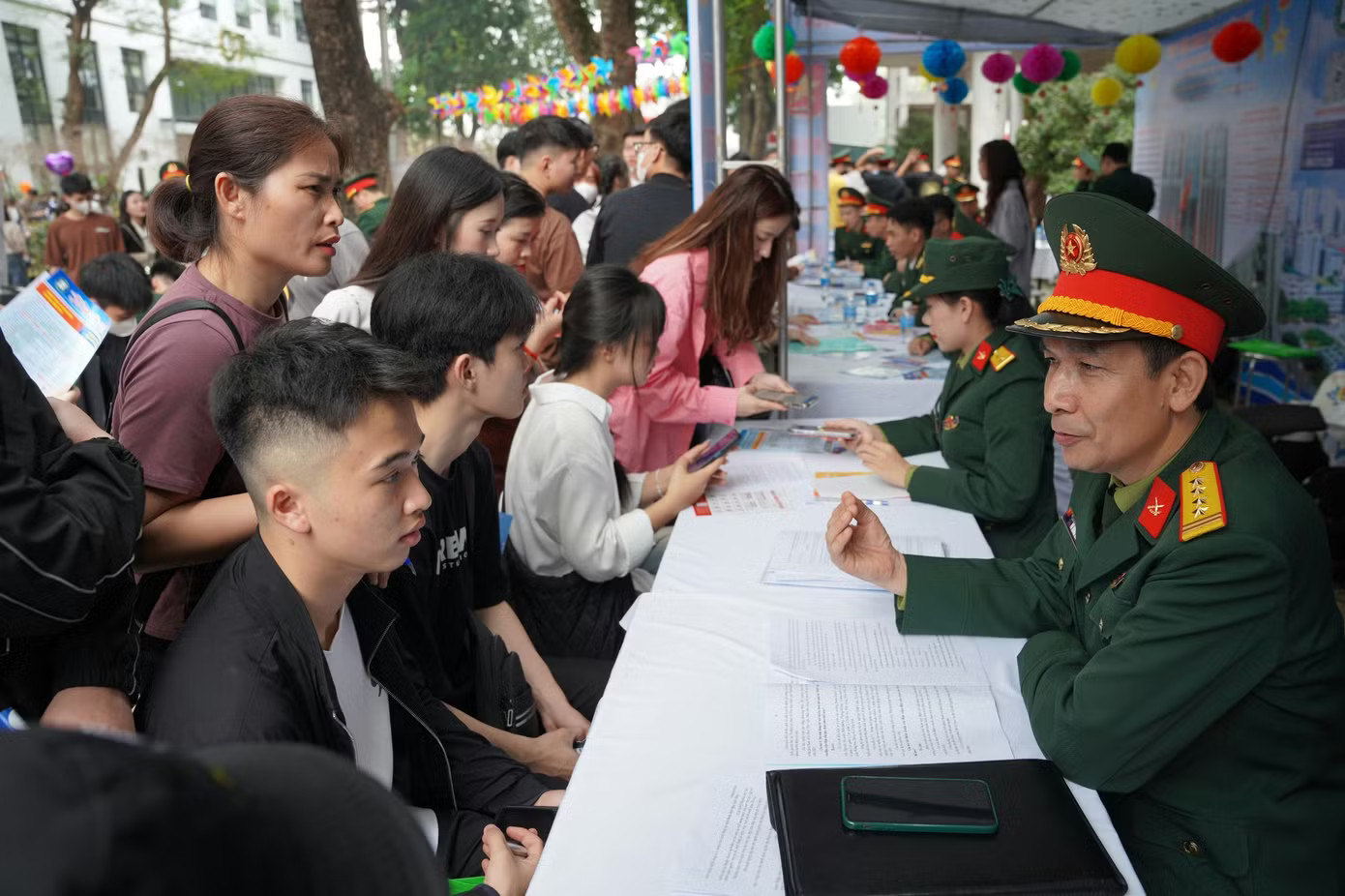 Bộ Quốc phòng công bố thời gian đăng kí thi đánh giá năng lực - Ảnh 2.