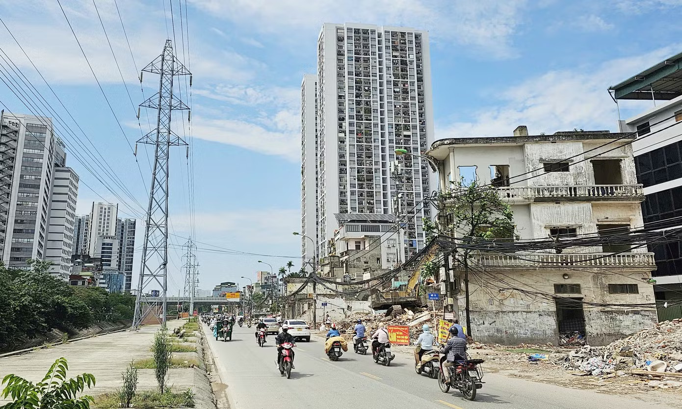 Sau vỡ tiến độ, người dân ngỡ ngàng khi nhận bồi thường mở rộng đường nghìn tỷ - Ảnh 1.