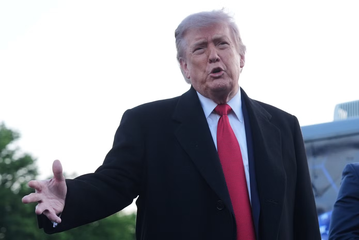 Chiến lược thuế quan của Tổng thống Trump tiếp tục bị tòa án Mỹ 'tuýt còi' - Ảnh 1.