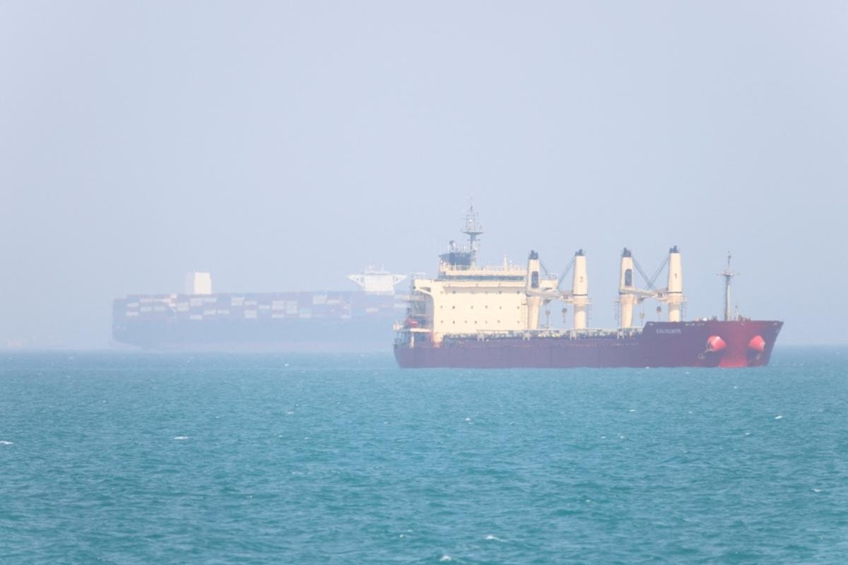 Lần đầu tiên, tàu chở dầu của Trung Quốc bị tấn công tại eo biển Hormuz