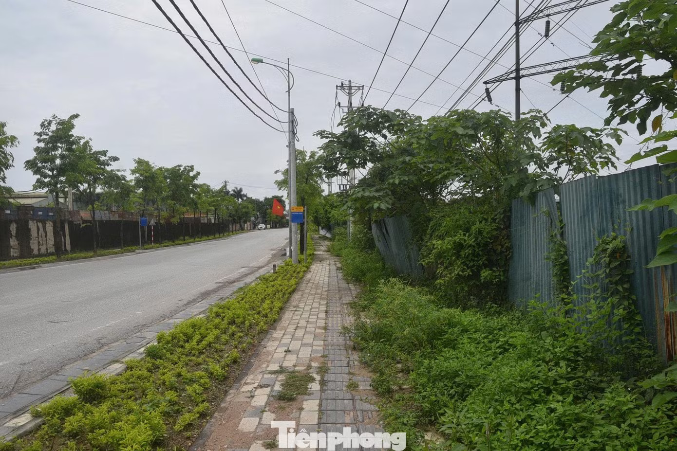 Đây là nơi dự kiến di dời người dân để thực hiện các dự án trọng điểm của Hà Nội như trục đại lộ cảnh quan sông Hồng. Cận cảnh khu đô thị giãn 200.000 dân nội đô sau 3 tháng khởi công - Ảnh 3.