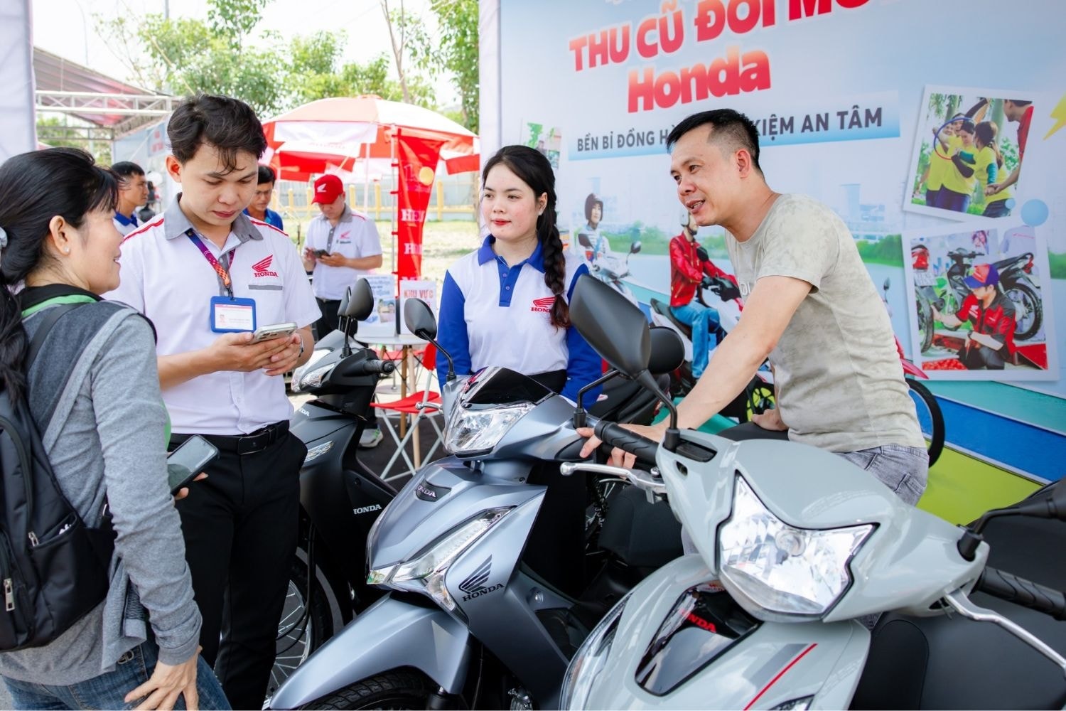 Bán ra gần 2,3 triệu chiếc trong một năm bất chấp xu hướng điện hóa, hãng xe Nhật chứng minh kỷ nguyên xe xăng tại Việt Nam vẫn chưa khép lại