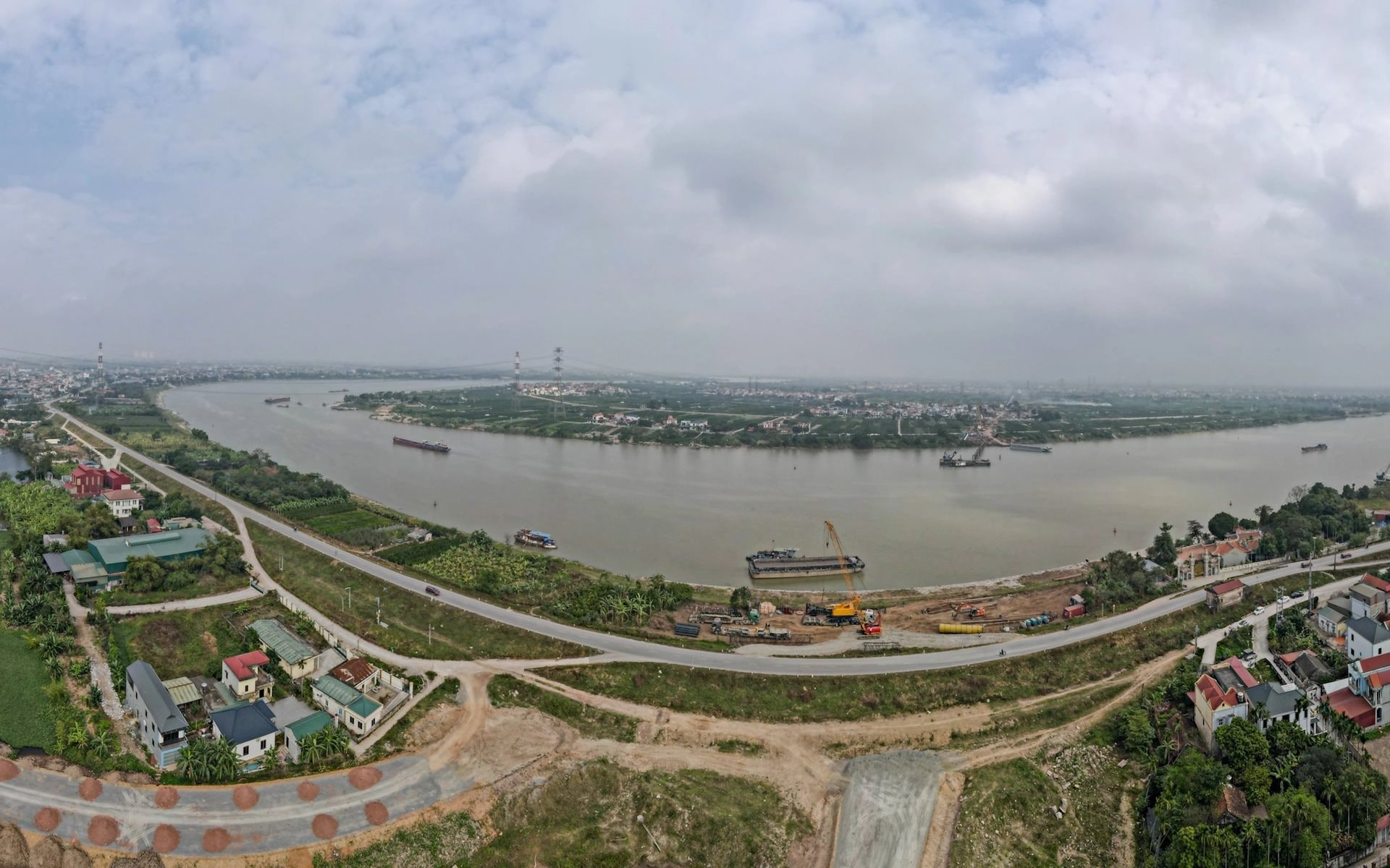 Quy hoạch trục đại lộ sông Hồng: Những khu vực nào phải di dời và 3 phương án tái định cư mới nhất là gì? 2 dai-lo-canh-quan-ven-song-hongthanh-dong-23jpg-1766483458402.jpg