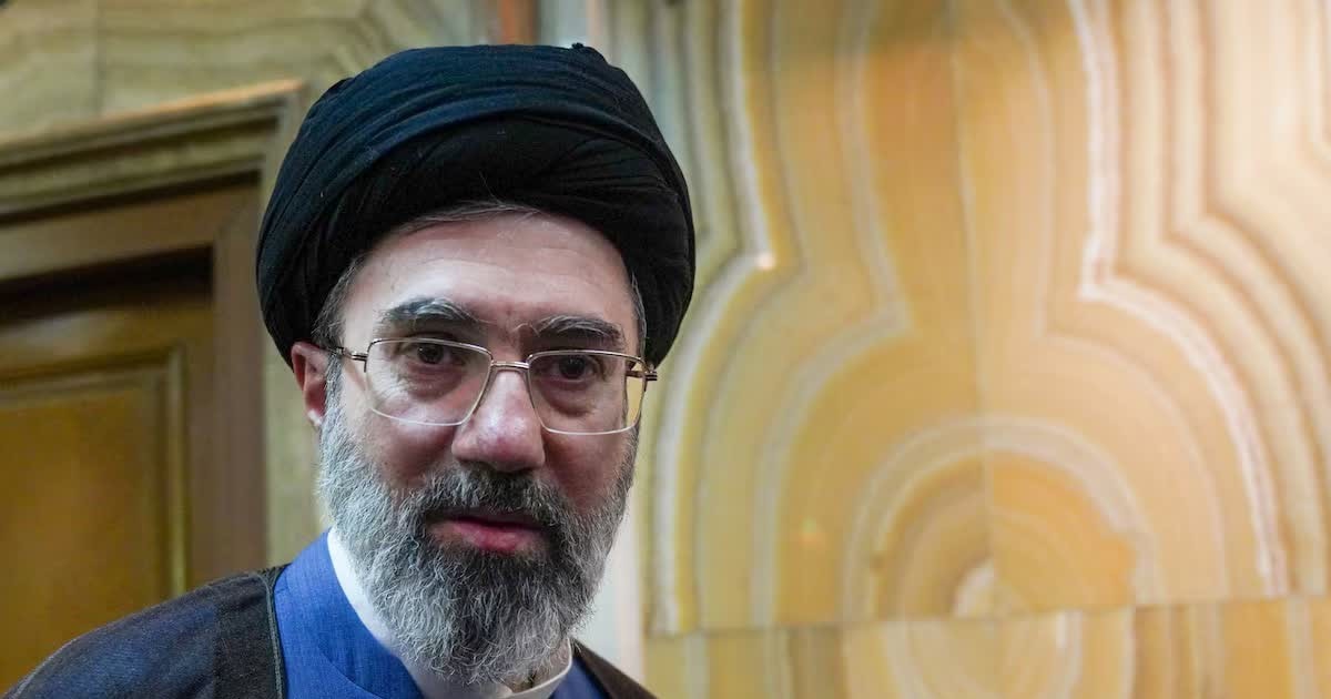 Lãnh tụ Tối cao Iran gặp chỉ huy quân đội, đưa ra chỉ đạo mới Lãnh tụ Tối cao Iran gặp chỉ huy quân đội, đưa ra chỉ đạo mới