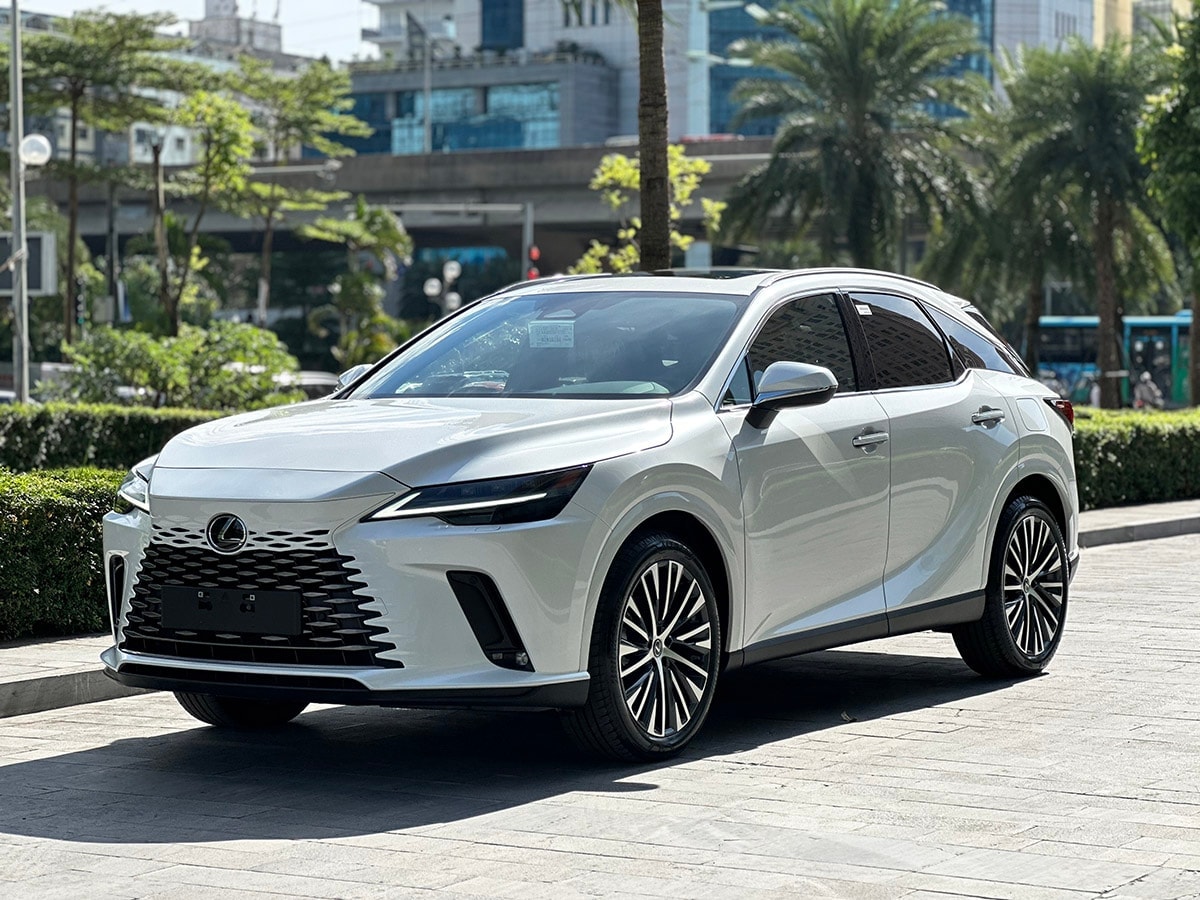 Từ nay, người mua Lexus có thể tiết kiệm gần 400 triệu đồng nhờ quy định thuế mới Từ nay, người mua Lexus có thể tiết kiệm gần 400 triệu đồng nhờ quy định thuế mới