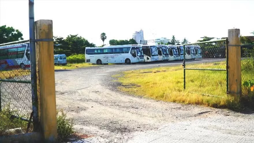 Huế thu hồi 1,4 tỷ đồng sai phạm cho thuê nhà, đất công - Ảnh 1.