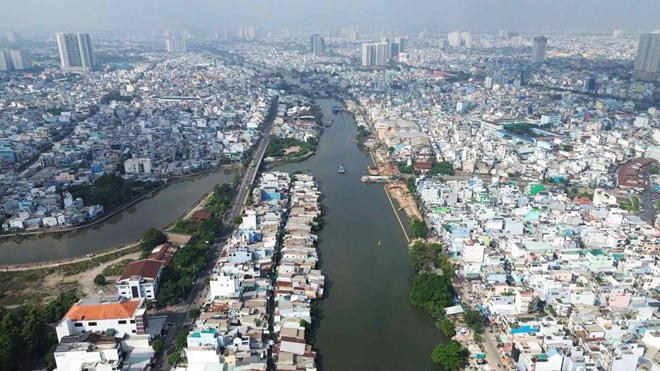 Chi gần 100.000 tỷ giải tỏa 15.708 căn nhà, TP giàu nhất Việt Nam quyết 'xóa sổ' kênh đen tại 3 phường- Ảnh 1.