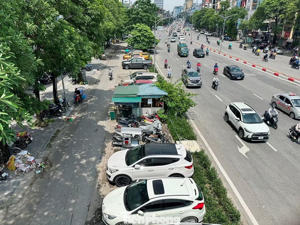 Hà Nội xây 4 'siêu' bãi xe kết hợp trạm sạc quy mô lớn, phục vụ hạn chế xe xăng vào nội đô - Ảnh 2.