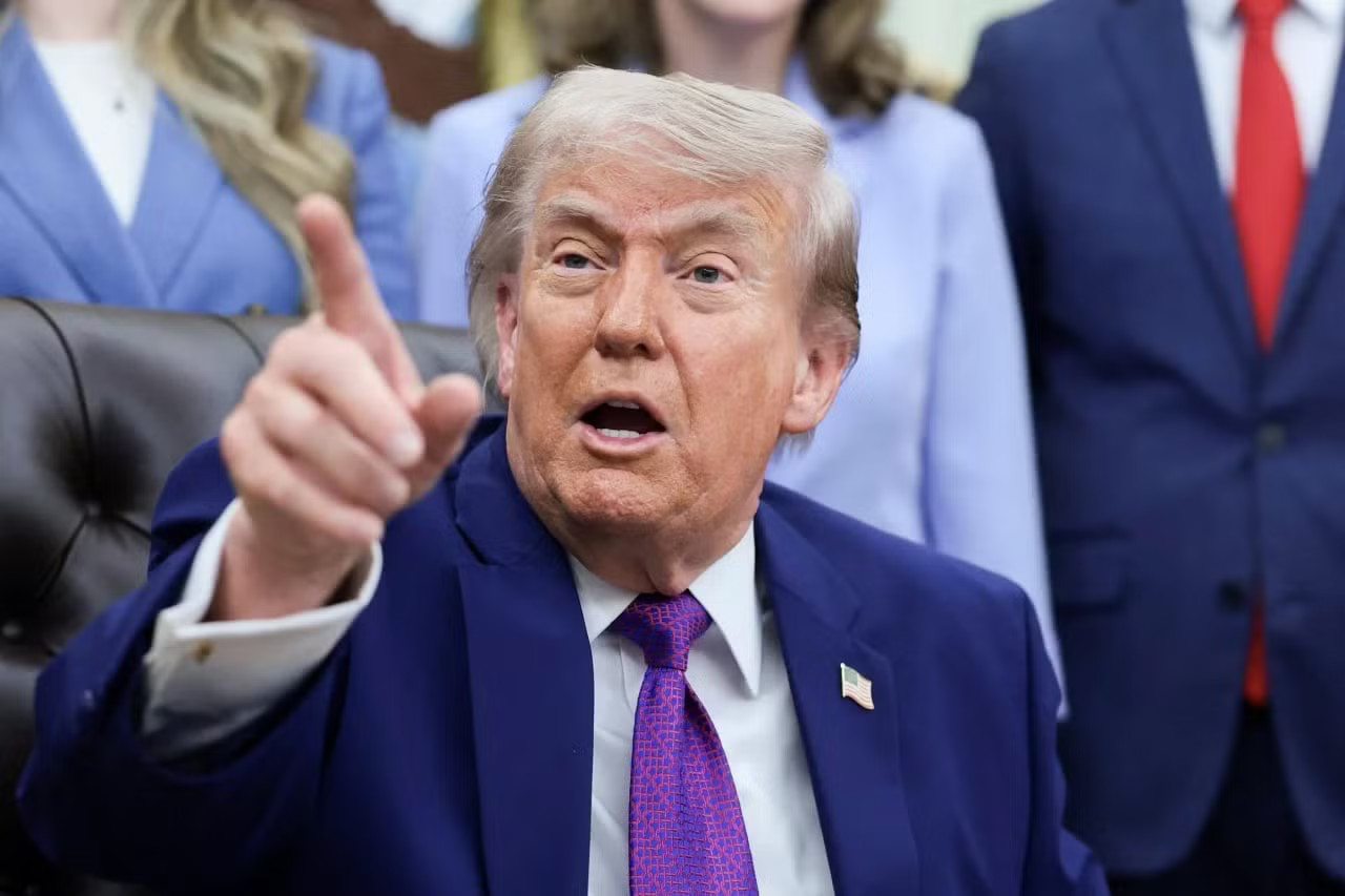 Tổng thống Trump cảnh báo thoả thuận ngừng bắn giữa Mỹ và Iran trong tình trạng 'nguy kịch' - Ảnh 1.