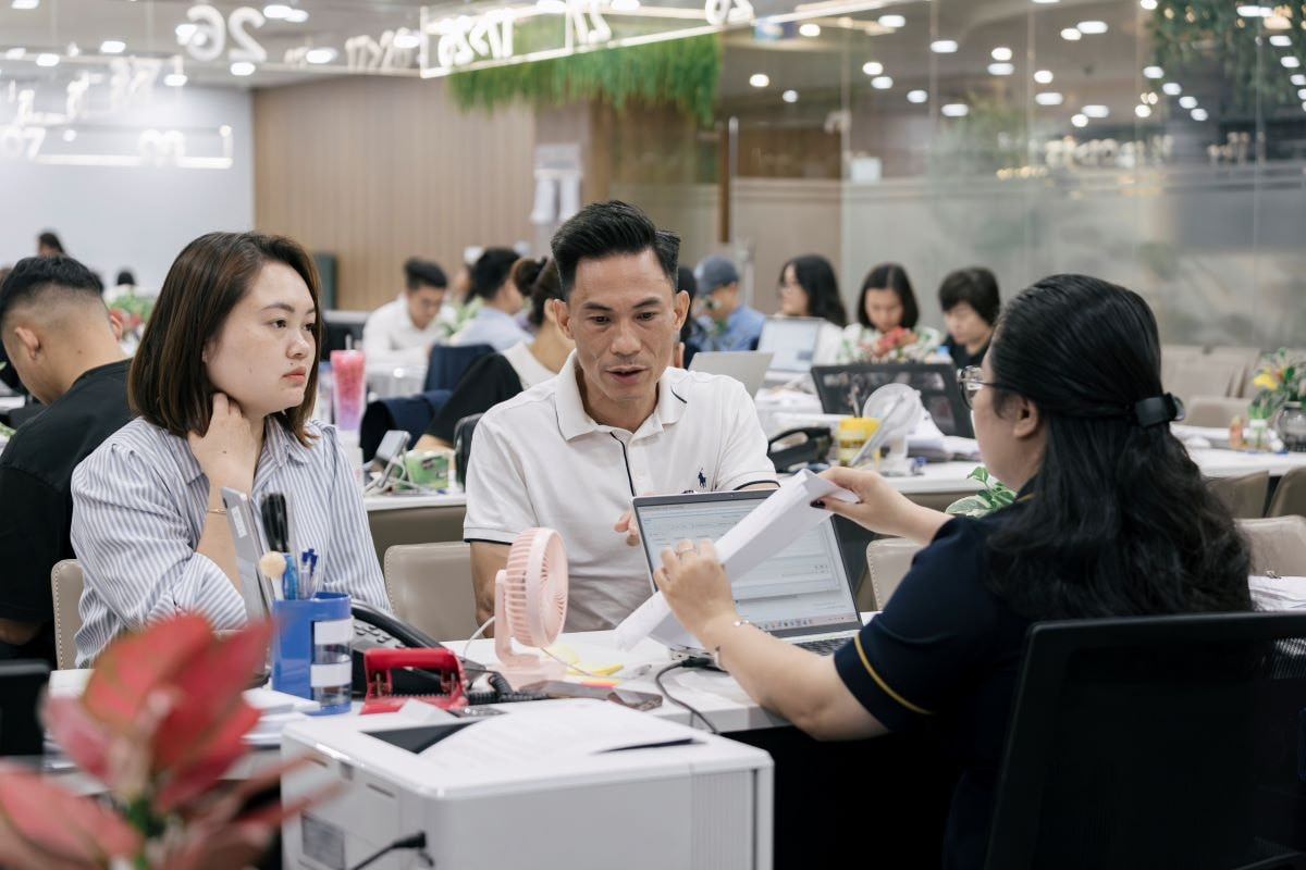 Hàng trăm khách hàng hồ hởi ký thủ tục khu Đảo Ngọc, nhẹ nhõm vì đã mua được căn nhà ưng ý - Ảnh 5.