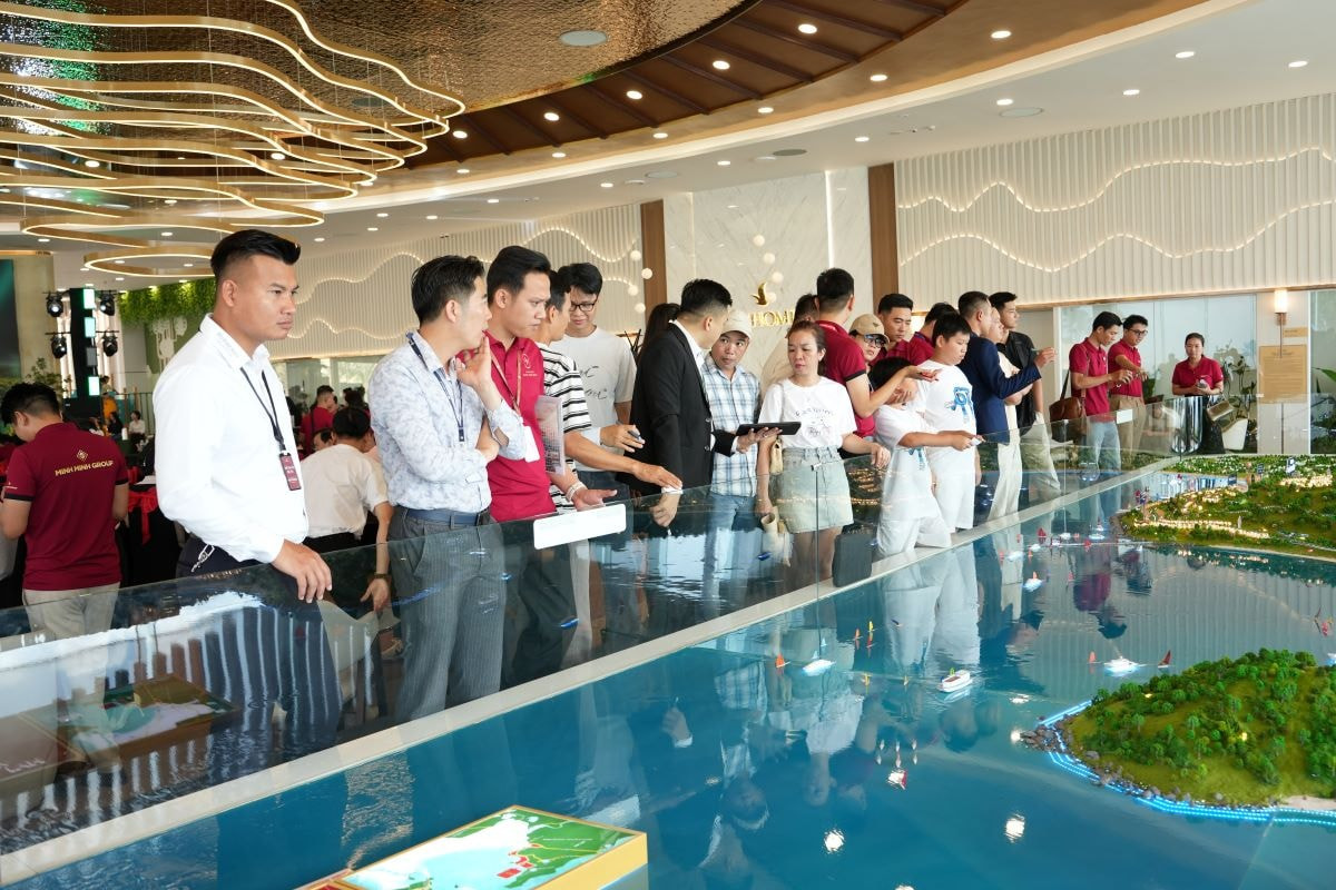 Hàng trăm khách hàng hồ hởi ký thủ tục khu Đảo Ngọc, nhẹ nhõm vì đã mua được căn nhà ưng ý - Ảnh 6.