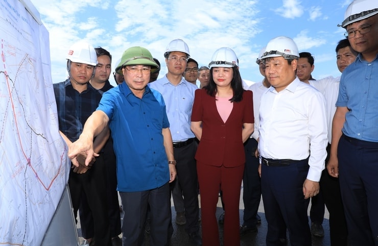 Chủ tịch Hà Nội Vũ Đại Thắng kiểm tra thực địa đại dự án hơn 925.000 tỷ của Vingroup, đưa ra nhiều chỉ đạo quan trọng