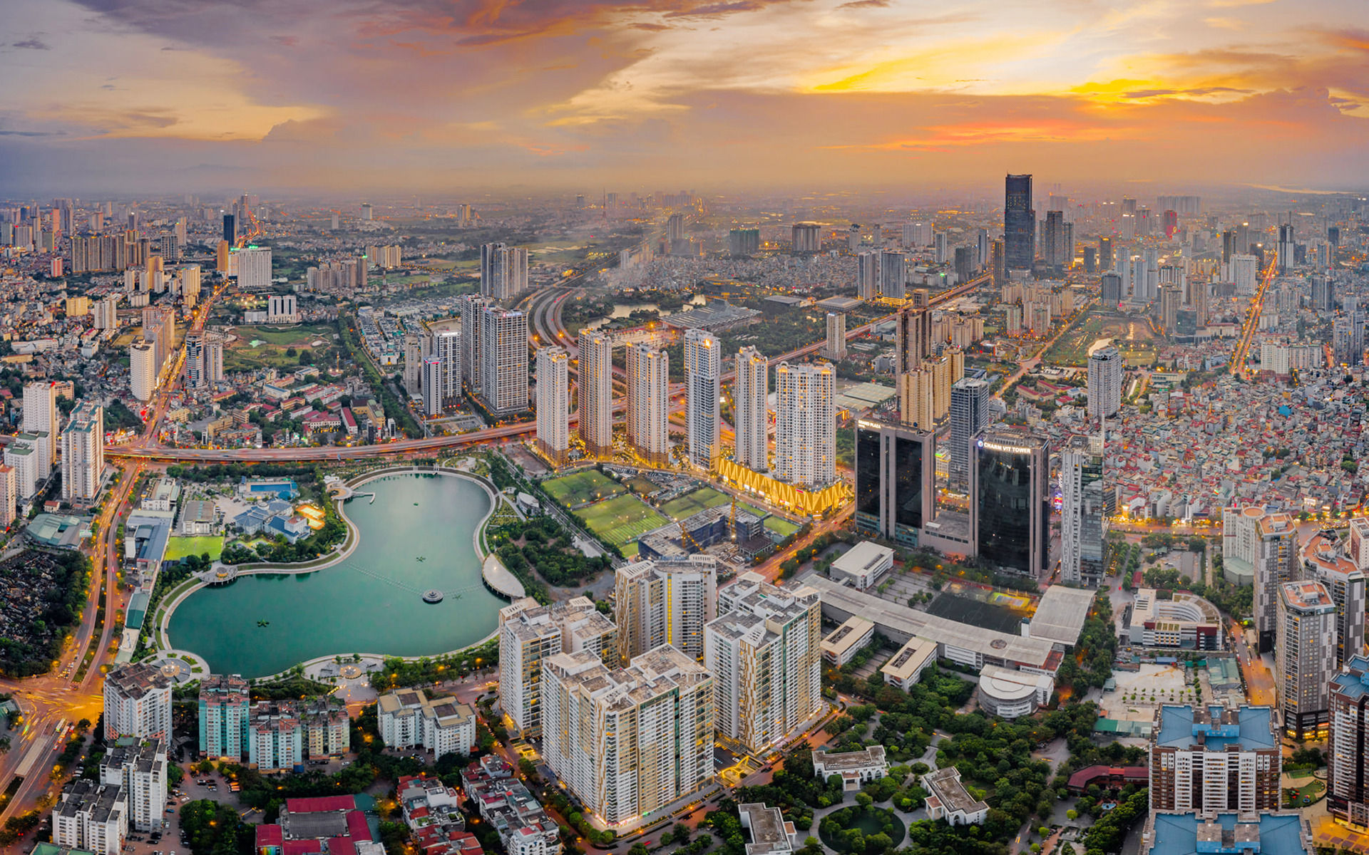 Quy hoạch Hà Nội 100 năm: Hình thành 9 trung tâm lớn và 9 cực tăng trưởng, hướng đến là thành phố toàn cầu- Ảnh 2.