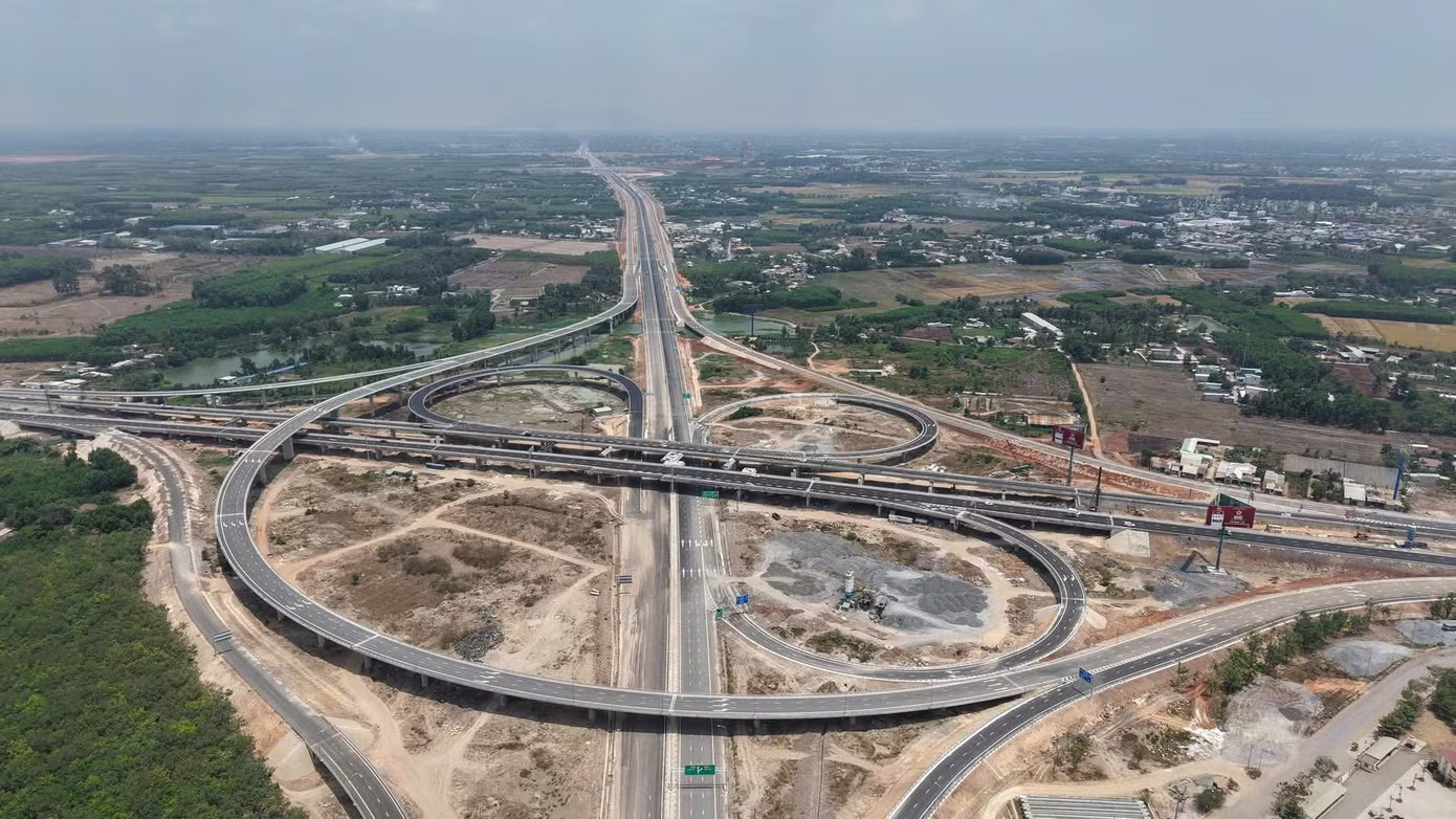 Cận cảnh 2 tuyến đường nghìn tỷ kết nối TPHCM với sân bay Long Thành - Ảnh 12.