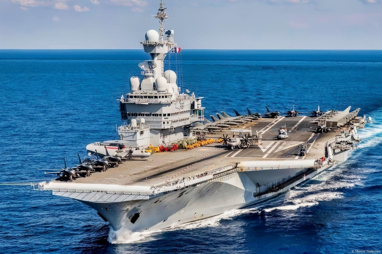 charles-de-gaulle-aircraft-carrier-1_1778668990.jpg